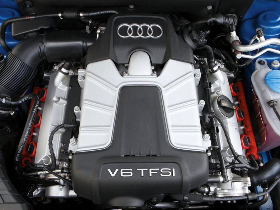 Моторный отсек Audi S5 Sportback 2010 года  (AU) (фото 9 из 12)